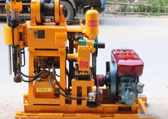 GK 200 Mineral Karot Matkap Rig 300 mm Delik Çapı Dizel Motor Hidrolik Arama Mühendisliği Ekipmanları