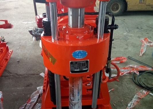 GK 200 Portatif Jeolojik Araştırmalar İçin 295mm Çaplı Test Sondaj Makinesi