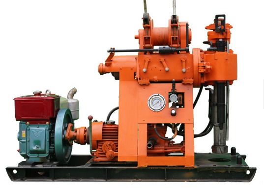 Yeraltı Su Kuyusu Elmas 200m Çekirdek Matkap Rig Makinesi